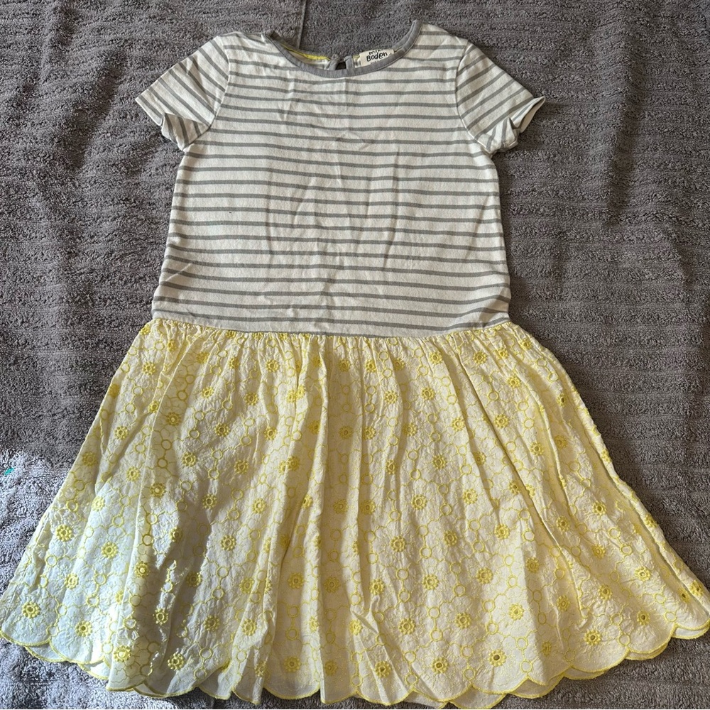 Mini Boden Girls Size 9-10Y Gray Whites Stripe Dress With Yellow Flowers